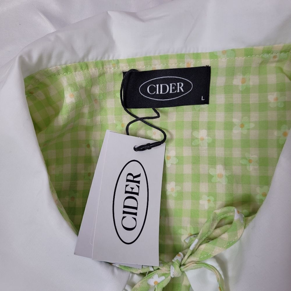 New Cider Green Puff Sleeve Tea Party Daisy Crop Top With Tie Front M — image 5 of 8